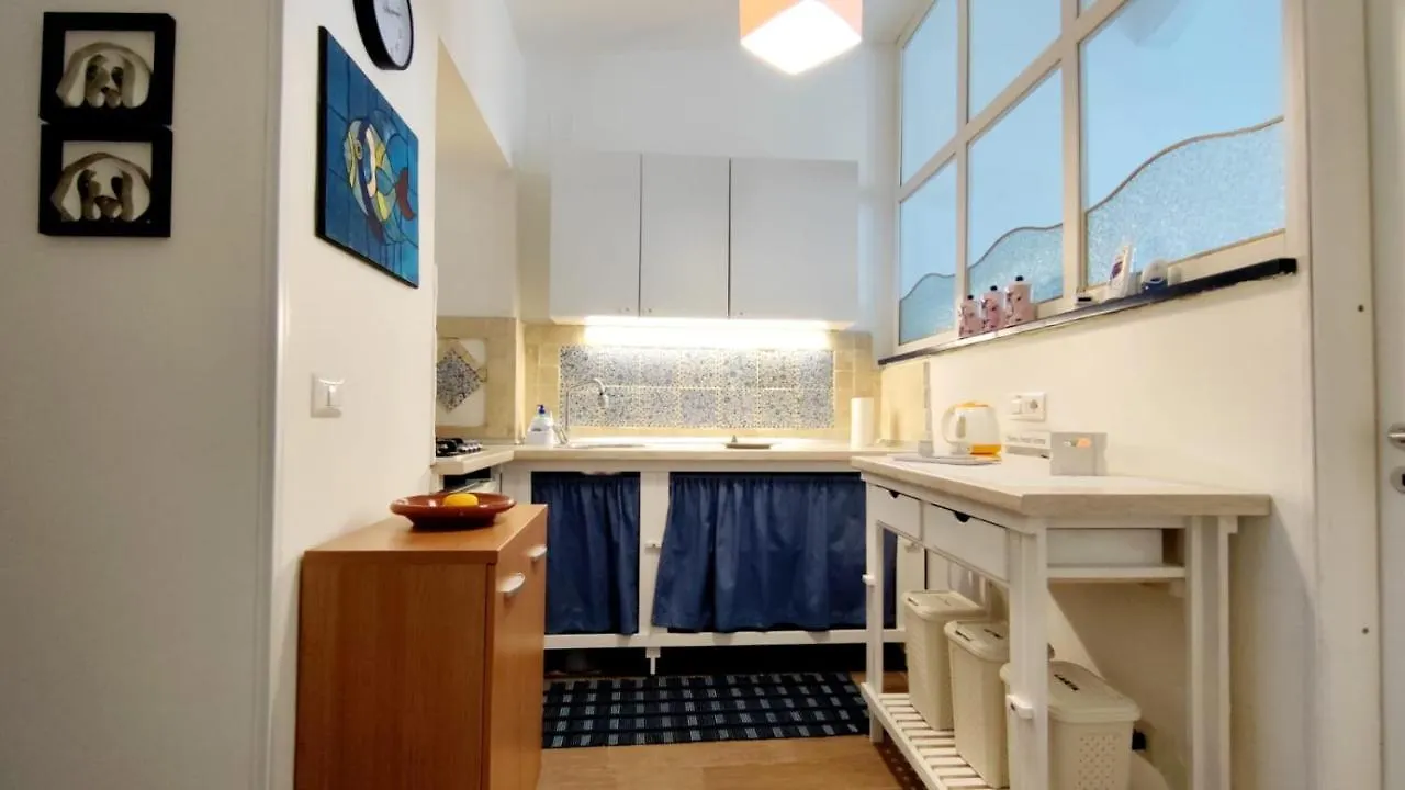 Casa Vacanza San Crispino, Boccetta. Messina Apartment